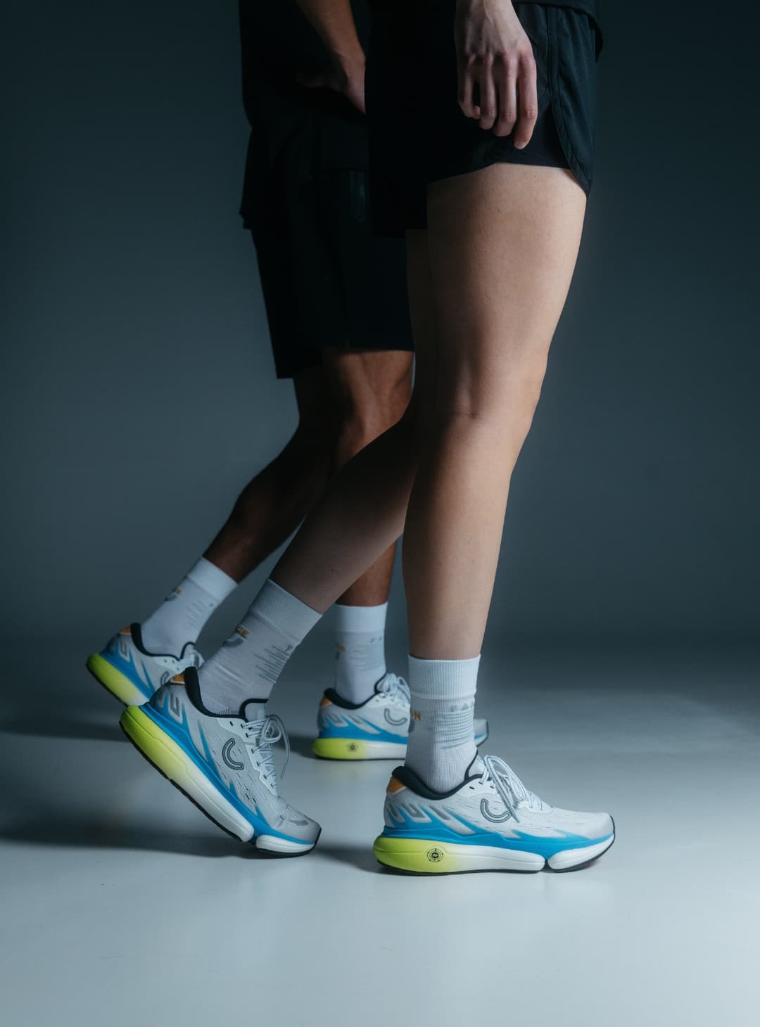 u-tech-vichara_tmw01091b_03_mood_02