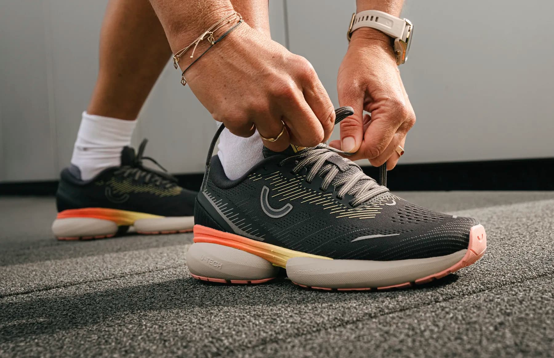 discover-the-u-tech-nevos-3-women-and-men