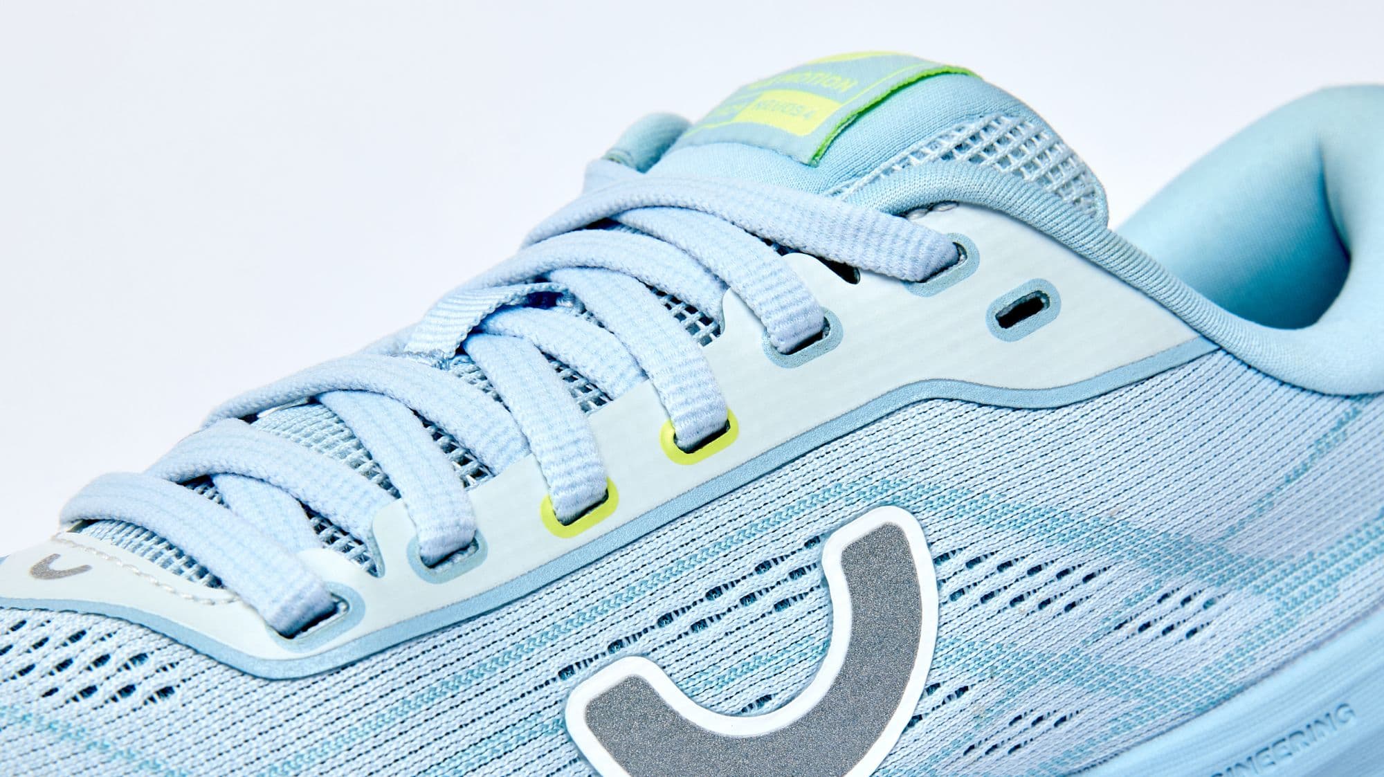 nevos-4-women-01-usp-mobile-03