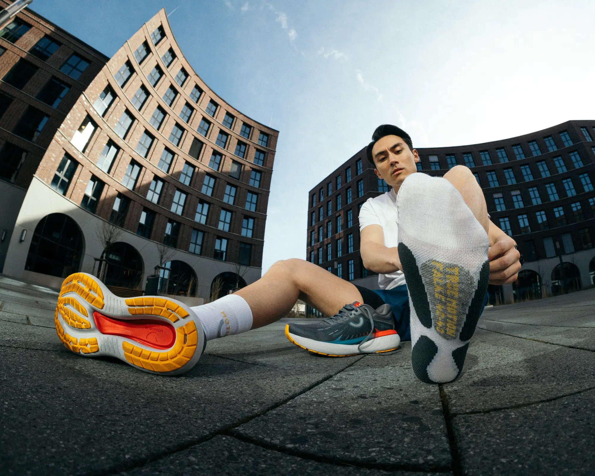 Laufverletzungen im Faktencheck - Warum wir uns beim Laufen verletzen - und was bei Läuferknie, Shin Splints und Achillessehnenschmerzen beim Laufen wirklich hilft